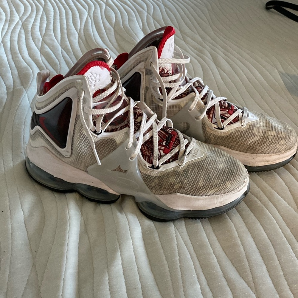 Lebron shoes size 11